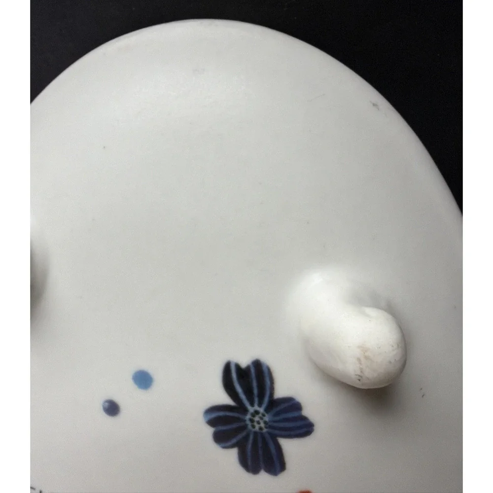 Anthropologie Amelia Herbertson Ceramic Floral Monogram M Footed Soap Dish